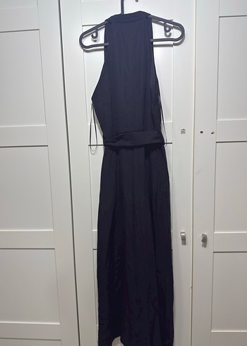 Siyah Kemerli Kolsuz Uzun Elbise - Görsel 4