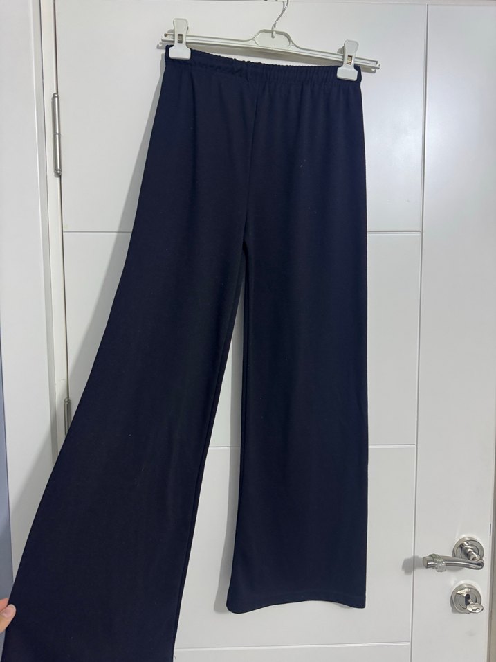 Siyah Rahat Kesim Midi Kumaş Pantolon - Görsel 2