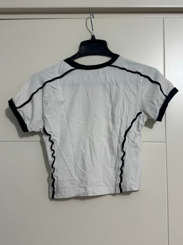 Kadın beyaz  Baskılı Crop Tişört - Görsel 2