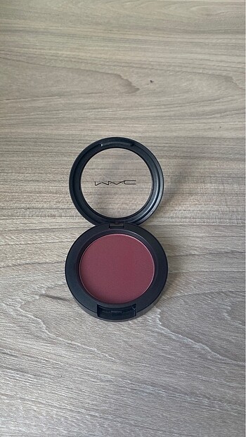 MAC MAC Fever Allık