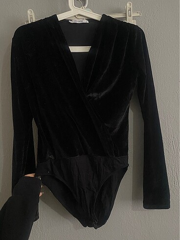Kadife çıtçıtlı body