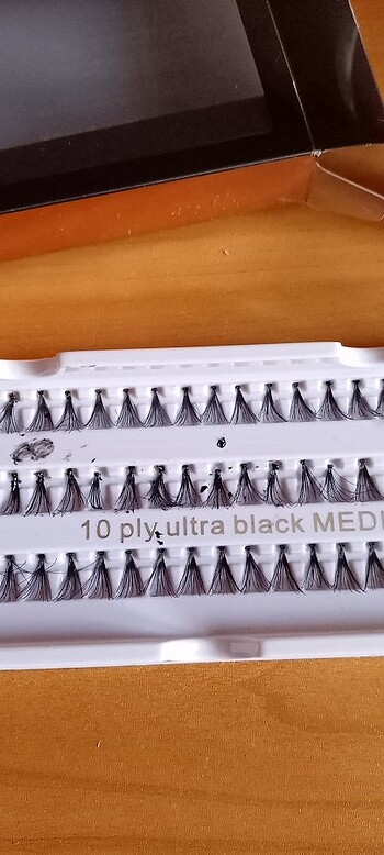 Takma kirpik ve kirpik yapıştırıcı - Görsel 3