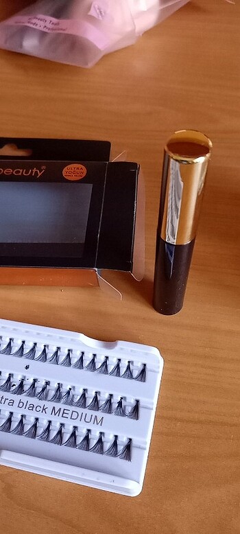 Takma kirpik ve kirpik yapıştırıcı - Görsel 5