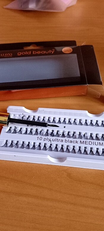 Takma kirpik ve kirpik yapıştırıcı - Görsel 7