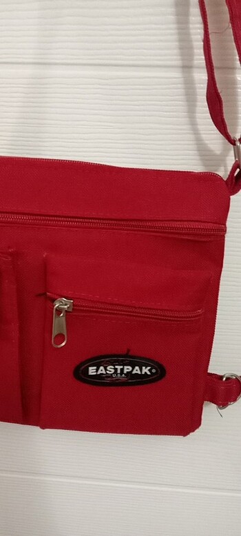 Eastpak Kirmizi canta