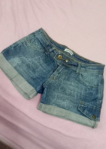 Düğmeli Batik Desenli Mini Denim Şort