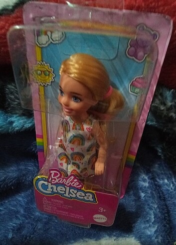 Barbie Gökkuşağı elbiseli chealsea 