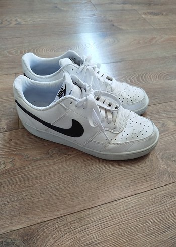 Nike Sneaker