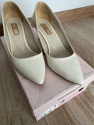37 Beden Elle Stiletto