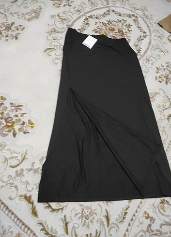 Yırtmaçlı etek Bershka 