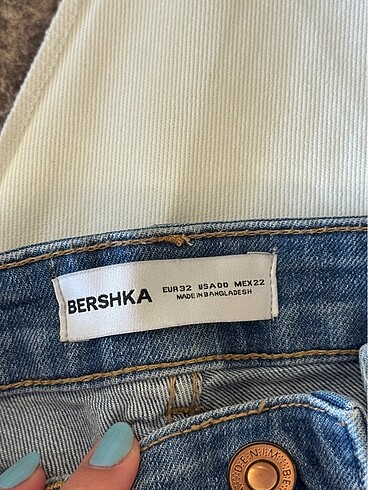 32 Beden Bershka şort