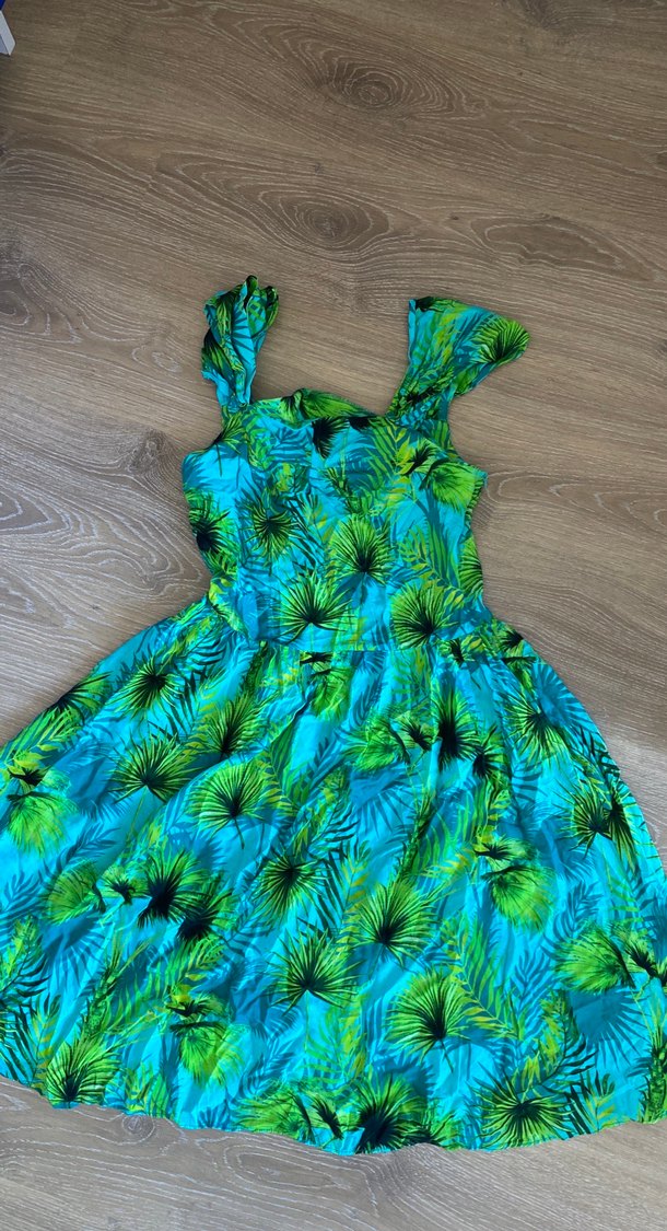 Çiçekli elbise - Görsel 2