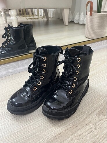 H&M çocuk bot