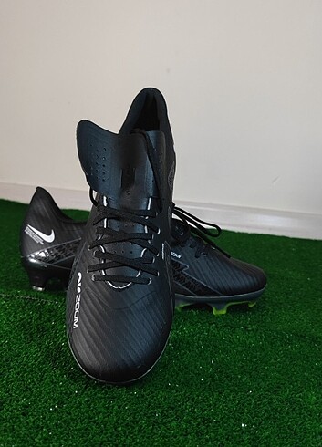 43 Beden Nike halı saha krampon
