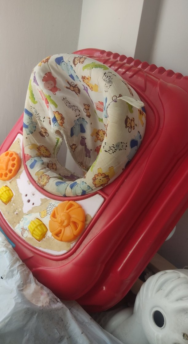 Renkli Kırmızı Bebek Yürüteci - Görsel 2