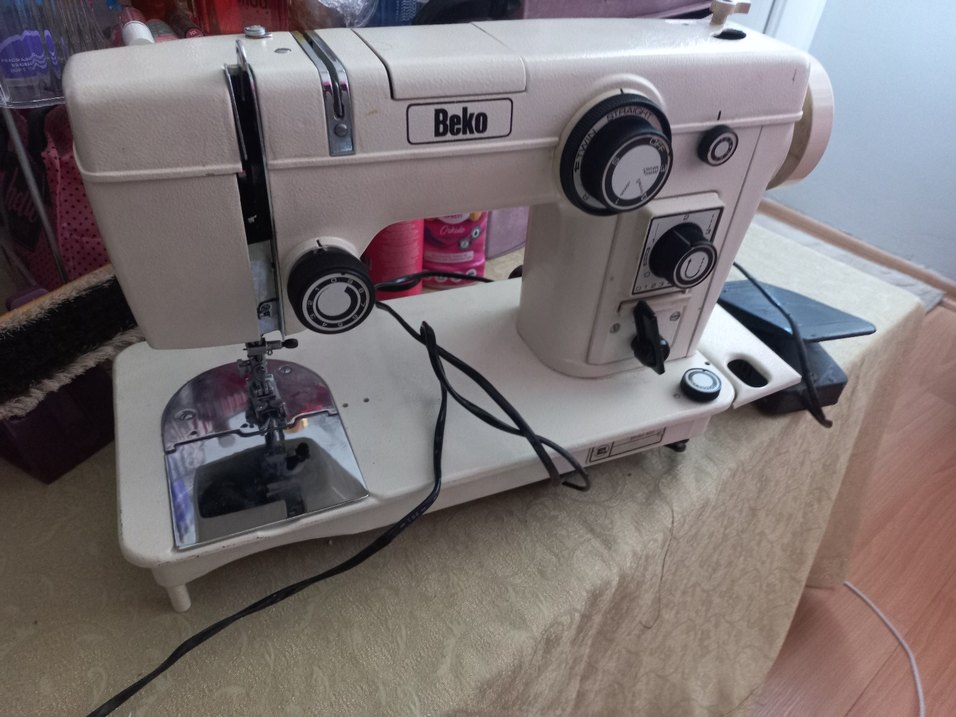 Sarı ve gri renkli elektrikli süpürge - Görsel 2