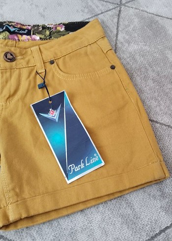 27 Beden Sarı Düğmeli Kadın Mini Şort
