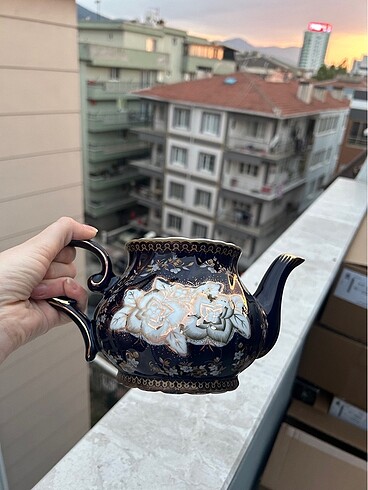 Kütahya Porselen Siyah çiçekli vintage çaydanlık