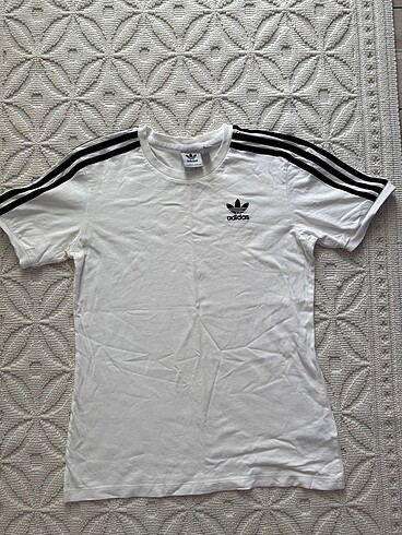 Adidas beyaz tişört