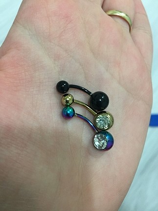 Göbek piercing