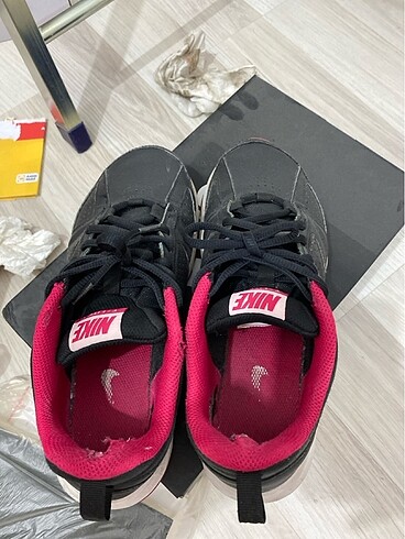 38 Beden siyah Renk Nike ayakkabı