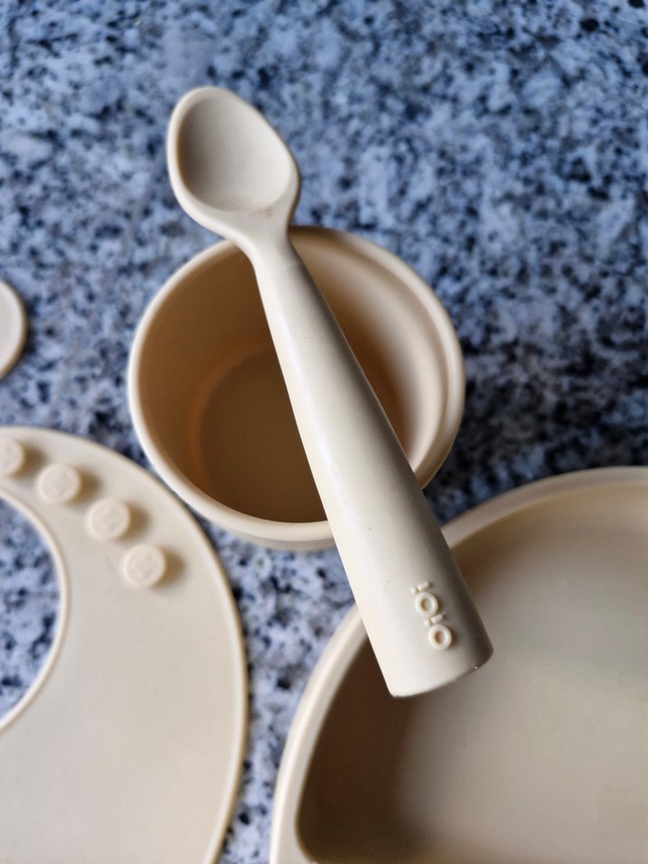 Bej Çocuk Tabak, Çatal, Bıçak ve Önlük Seti - Görsel 4