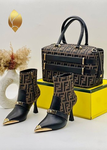 Fendi Monogramli Topuklu Cizme