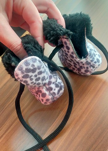 Leopar Desenli Mor Peluş Kız Ev Terliği - Görsel 4