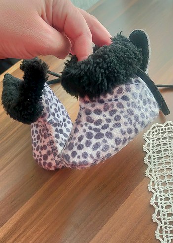 Leopar Desenli Mor Peluş Kız Ev Terliği - Görsel 2