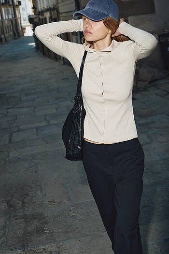 ZARA DÜĞMELİ HIRKA