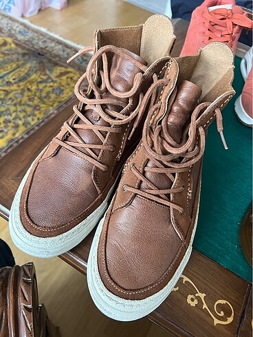 Clarks deri bot