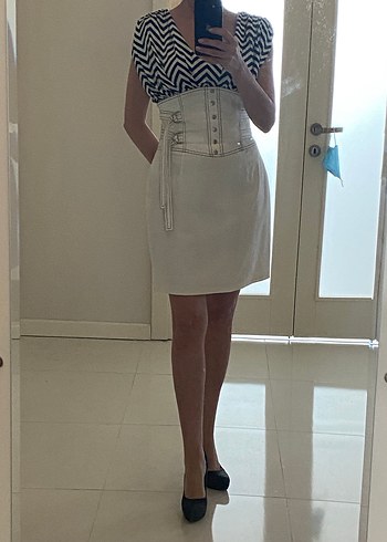 V Yaka Zebra Desenli Beyaz Kot Kalem Elbise - Görsel 4