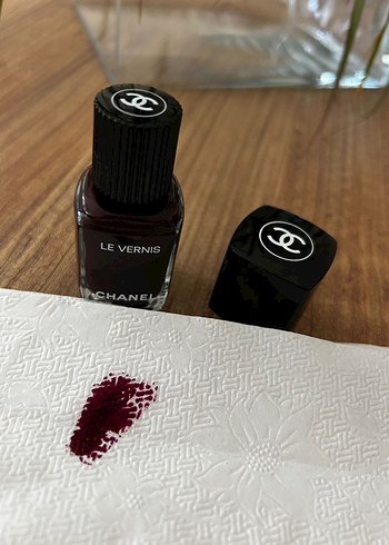 Beden Renk Chanel Le Vernis Bordo Oje