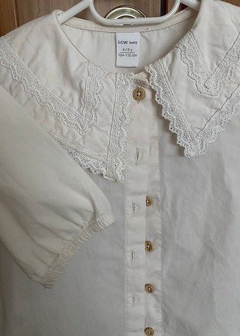 Kız Çocuk Düğmeli Beyaz Keten Gömlek - Görsel 3