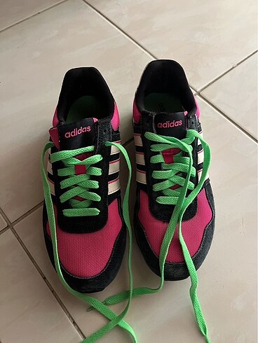Kadın Adidas Sneaker