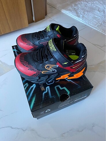 25 Beden siyah Renk Skechers ışıklı spor ayakkabı