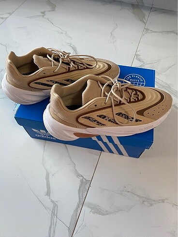 39 Beden Adidas ozelıa bej spor ayakkabı