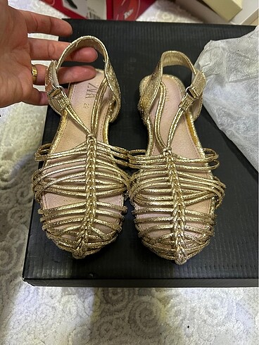 Zara 29 no çocuk sandalet