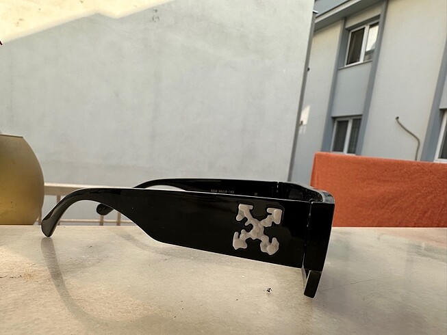 Off White gozluk