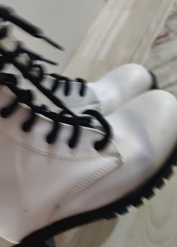 Beyaz Bağcıklı Kadın Botu Blok Topuklu - Görsel 7