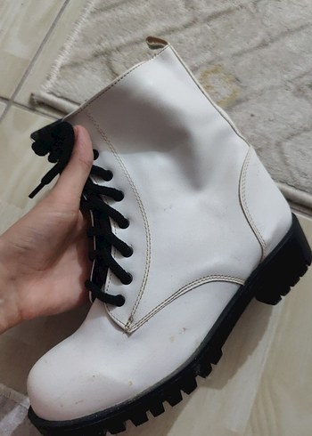 Beyaz Bağcıklı Kadın Botu Blok Topuklu - Görsel 3