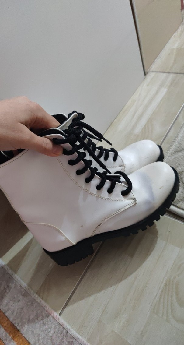 Beyaz Bağcıklı Kadın Botu Blok Topuklu - Görsel 5