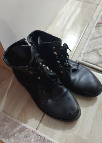 Siyah Deri Kemerli Blok Topuklu Kadın Bot - Görsel 6