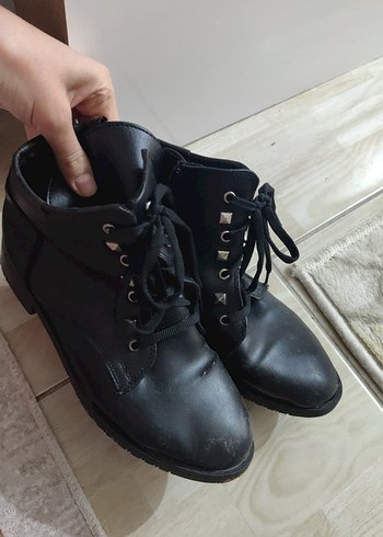 Siyah Deri Kemerli Blok Topuklu Kadın Bot - Görsel 3