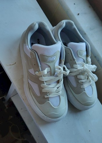 beyaz spor ayakkabı New balance - Görsel 2