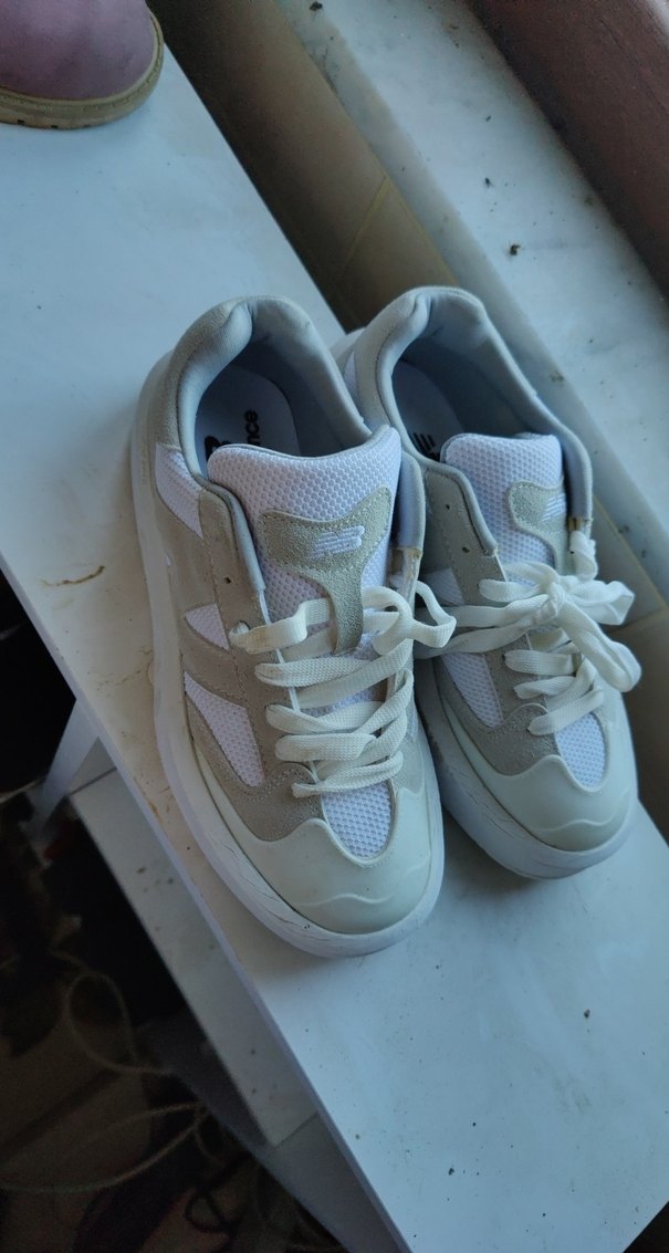 beyaz spor ayakkabı New balance - Görsel 2