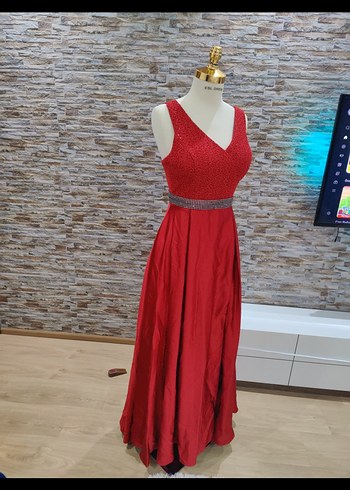 Kırmızı V Yakalı Boncuk İşlemeli Uzun Abiye - Görsel 4