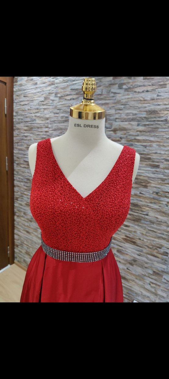 Kırmızı V Yakalı Boncuk İşlemeli Uzun Abiye - Görsel 3