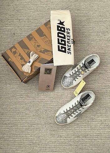 36 Beden GOLDEN GOOSE DELUX BRAND