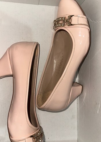 Bej Rugan Tokalı Kadın Topuklu Ayakkabı - Görsel 2